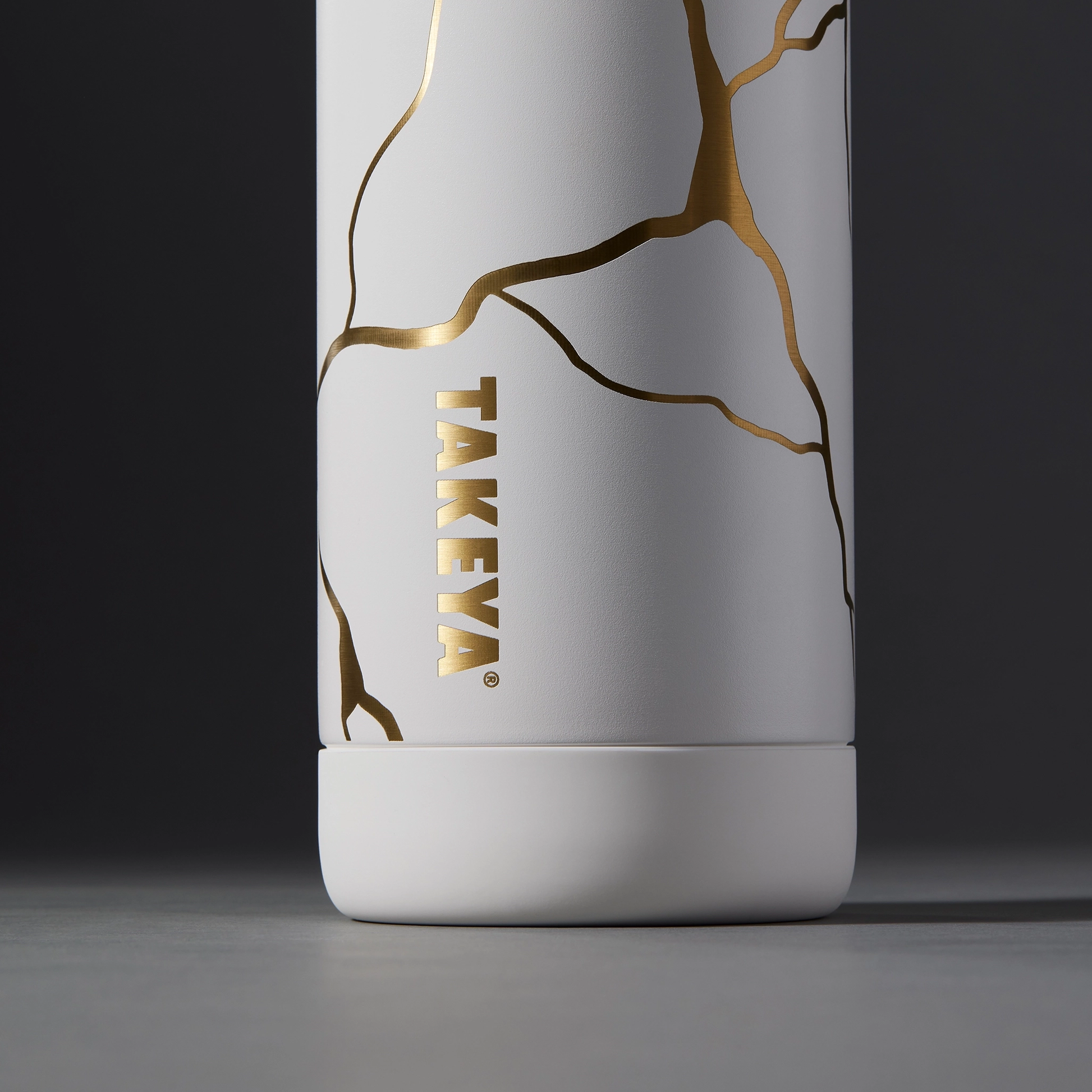 kintsugi-water-bottle-with-straw-lid-u1 51389-TK_HO25_Kintsugi_Takeya9236_Crop.png