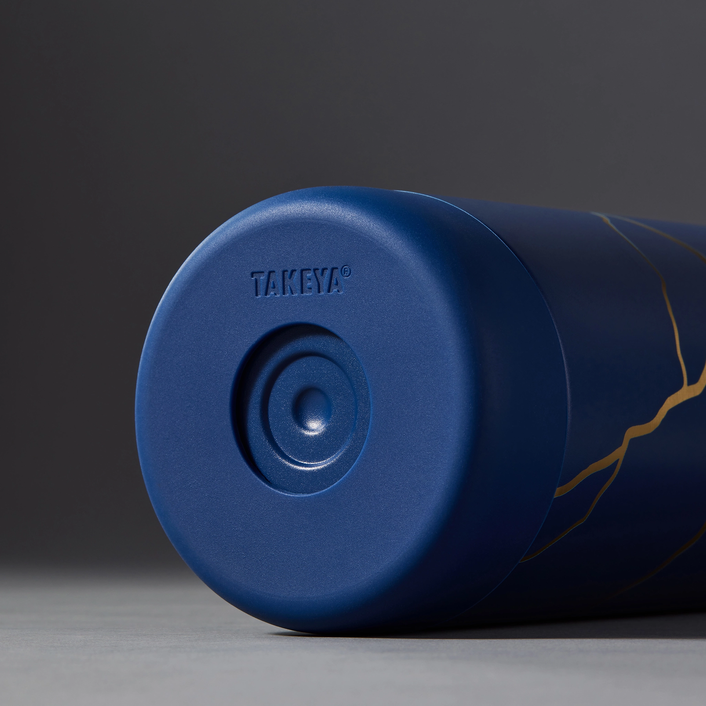 kintsugi-water-bottle-with-spout-lid-j7 51390-TK_HO25_Kintsugi_Takeya9249.png
